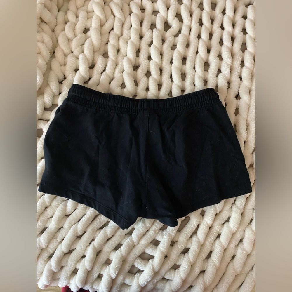 BLACK SHORTS - Picture 2 of 3